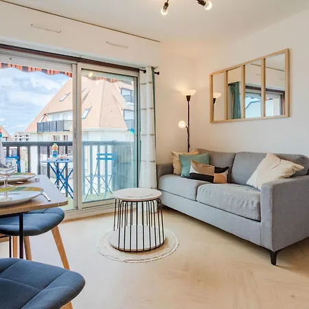 Lägenhet Les Jardins De La By Interhome *